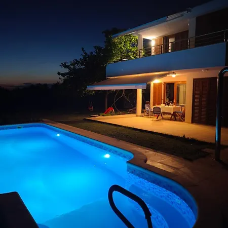 Coast Secluded House With Heated Pool *