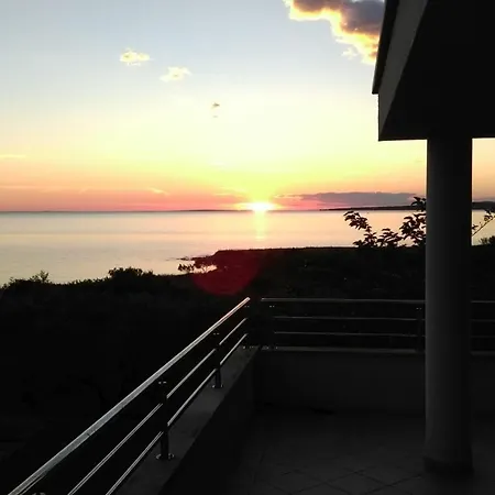 Βίλα Coast Secluded House With Heated Pool