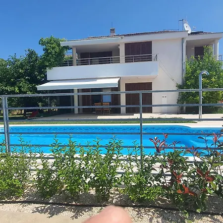 Coast Secluded House With Heated Pool Privlaka (Zadar)