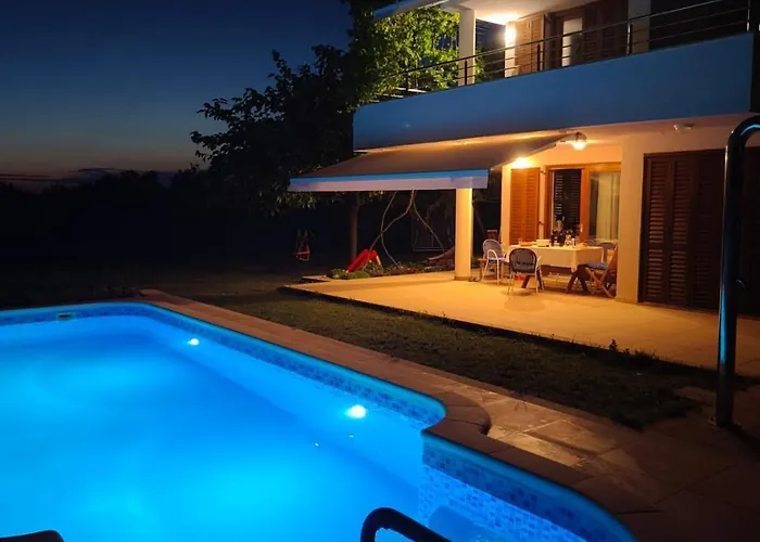 Coast Secluded House With Heated Pool *