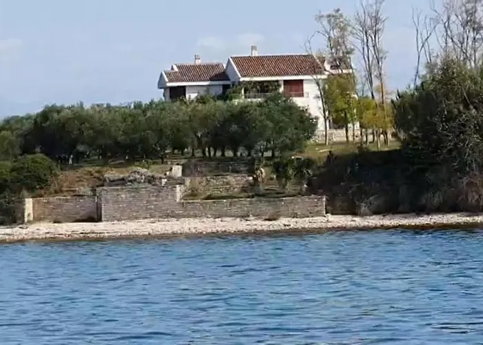 Villa Coast Secluded House With Heated Pool *