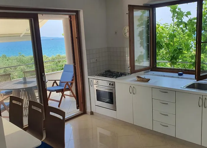 Coast Secluded House With Heated Pool