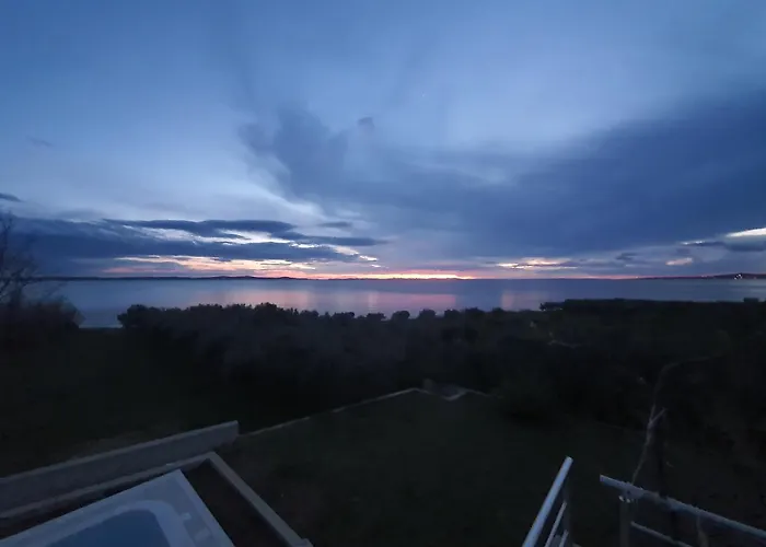 Coast Secluded House With Heated Pool Вилла