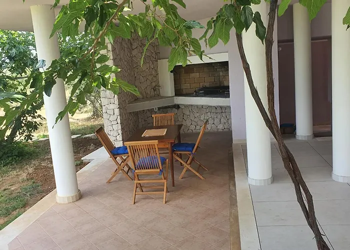 Coast Secluded House With Heated Pool 빌라 프리블라카