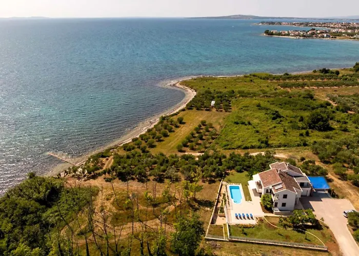 Villa Coast Secluded House With Heated Pool *