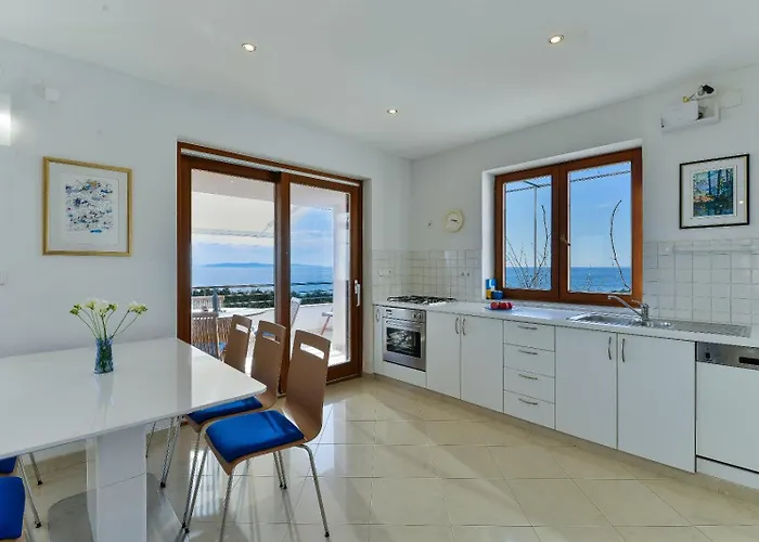 Coast Secluded House With Heated Pool