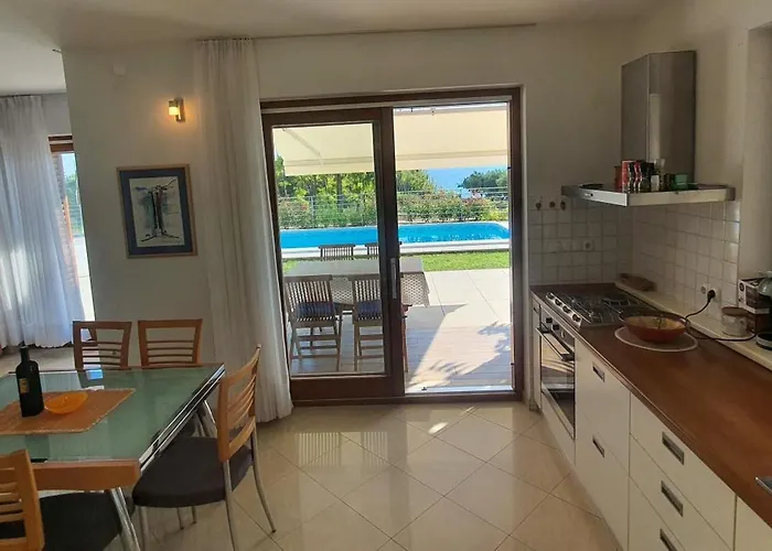 Вилла Coast Secluded House With Heated Pool