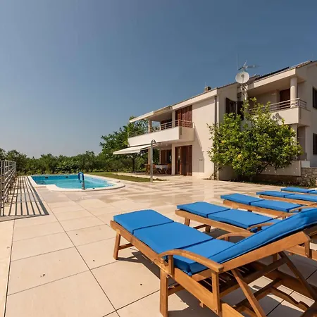 Villa Coast Secluded House With Heated Pool Privlaka