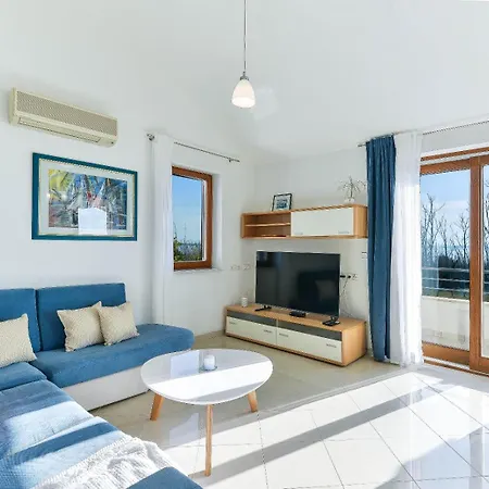 Villa Coast Secluded House With Heated Pool *