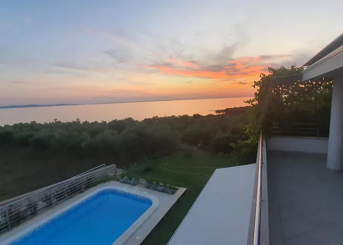 Vila Coast Secluded House With Heated Pool Privlaka (Zadar)