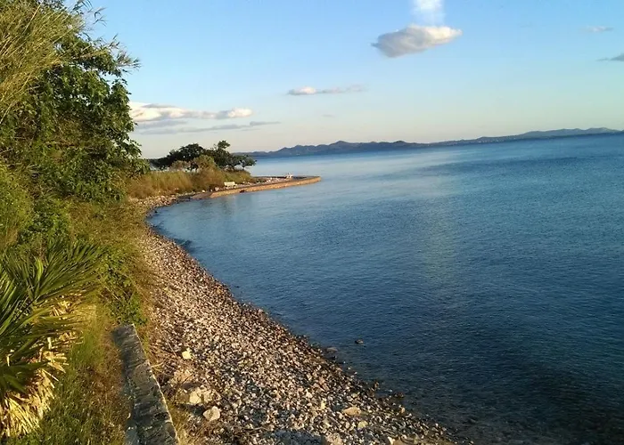 Coast Secluded House With Heated Pool Vila *