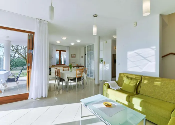 Coast Secluded House With Heated Pool Vila